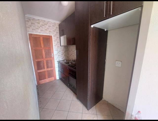 2 BEDROOM APARTMENT FOR SALE IN OLIEVENHOUTBOSCH